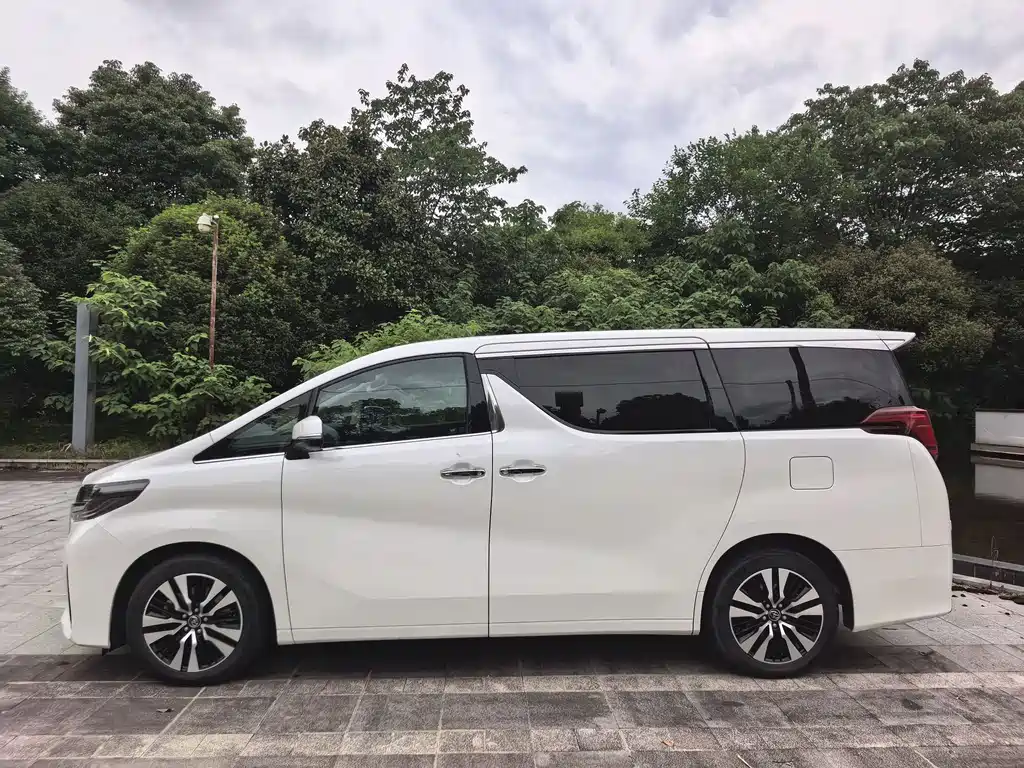 Toyota Alphard 2018 3.5L Luxury
