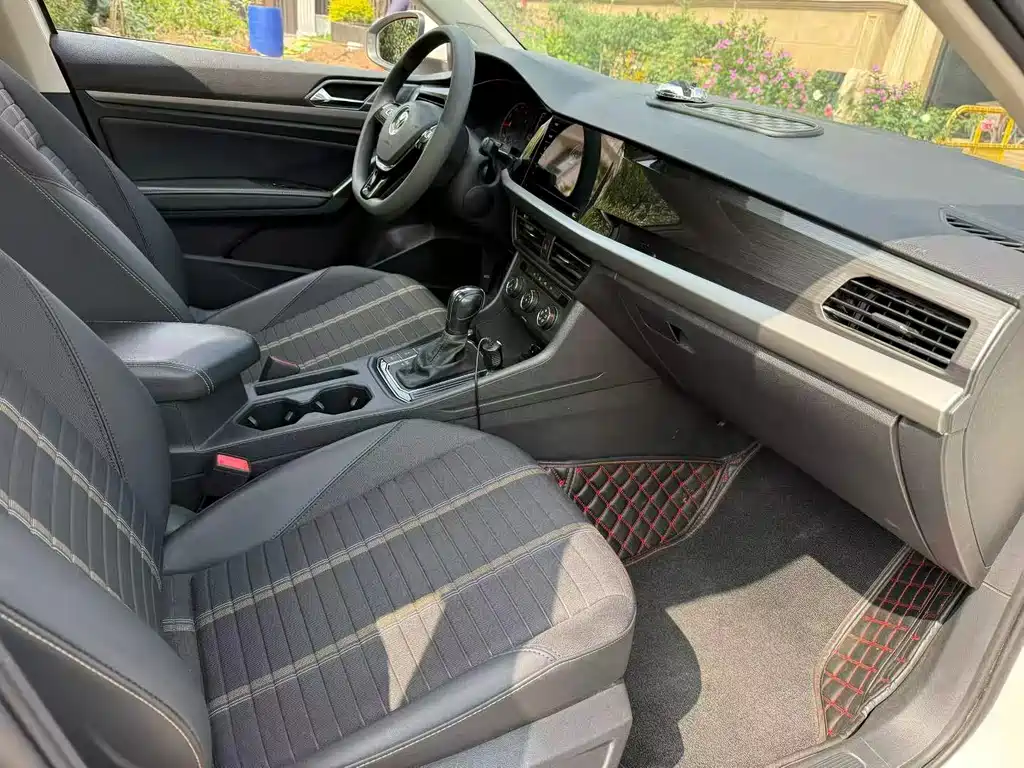 Volkswagen Lavida — миниатюра 4