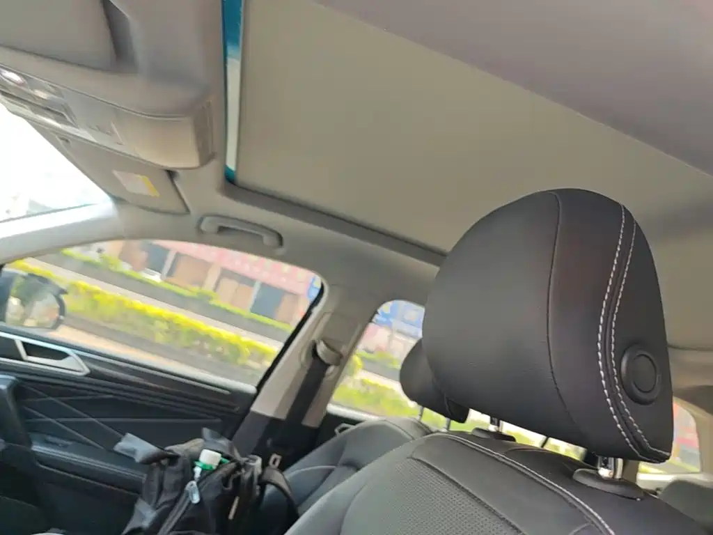 Volkswagen Tiguan L — миниатюра 18