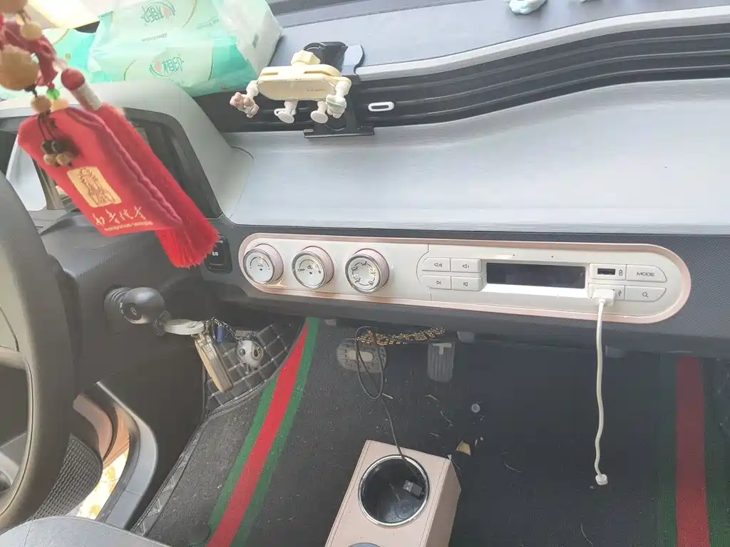 Wuling MINIEV — миниатюра 20