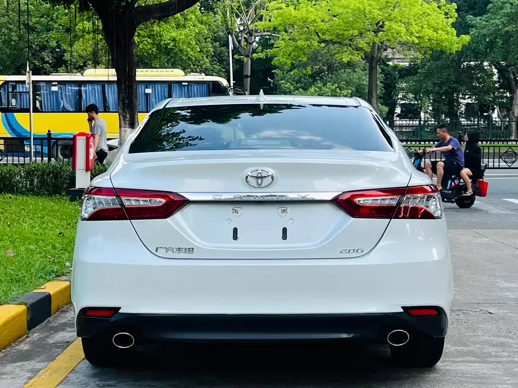 Toyota Camry 2021 2.0G Luxury