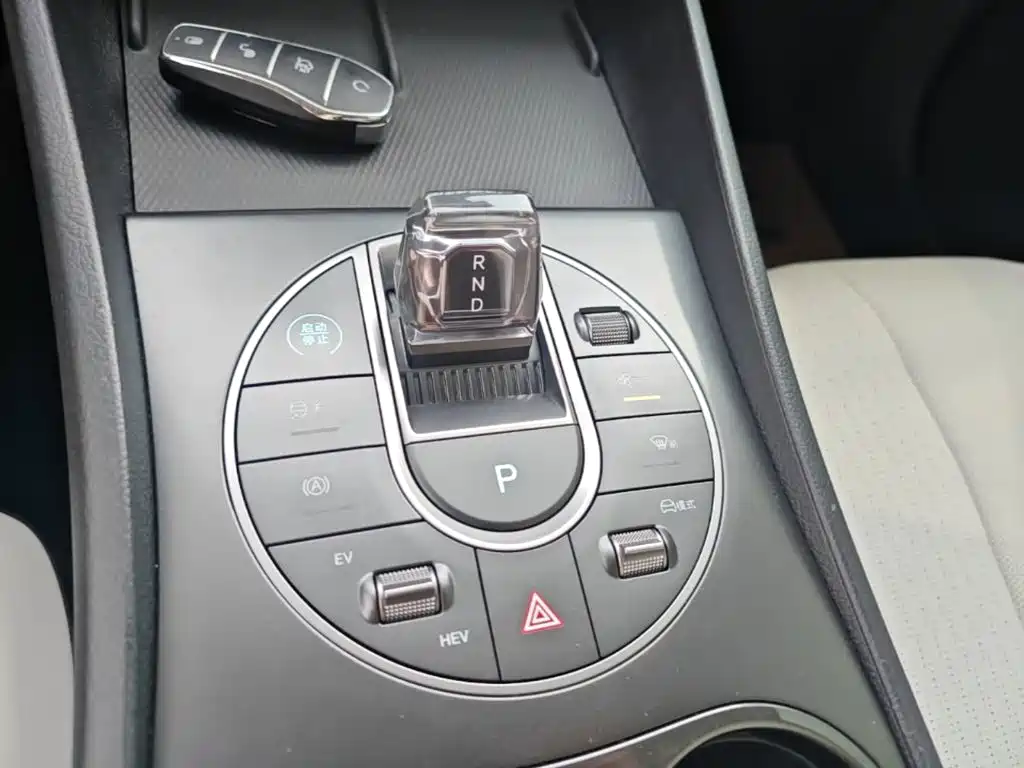 BYD Seal 05 DM-i — миниатюра 14