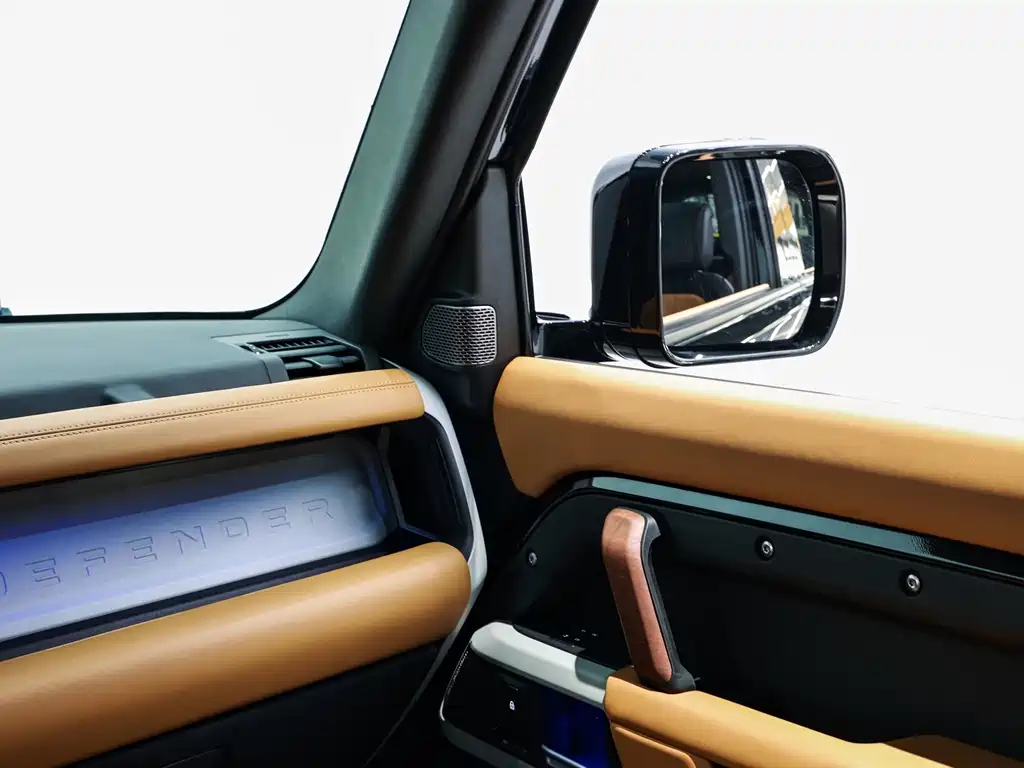 Land Rover Defender — миниатюра 21