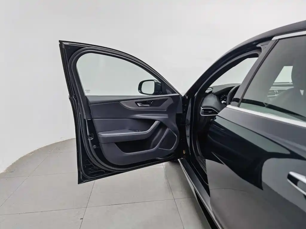Jaguar XEL — миниатюра 8