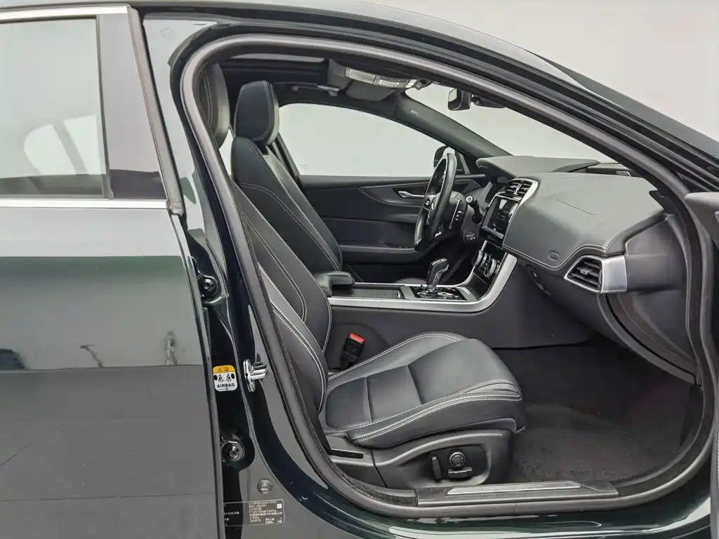 Jaguar XEL — миниатюра 23