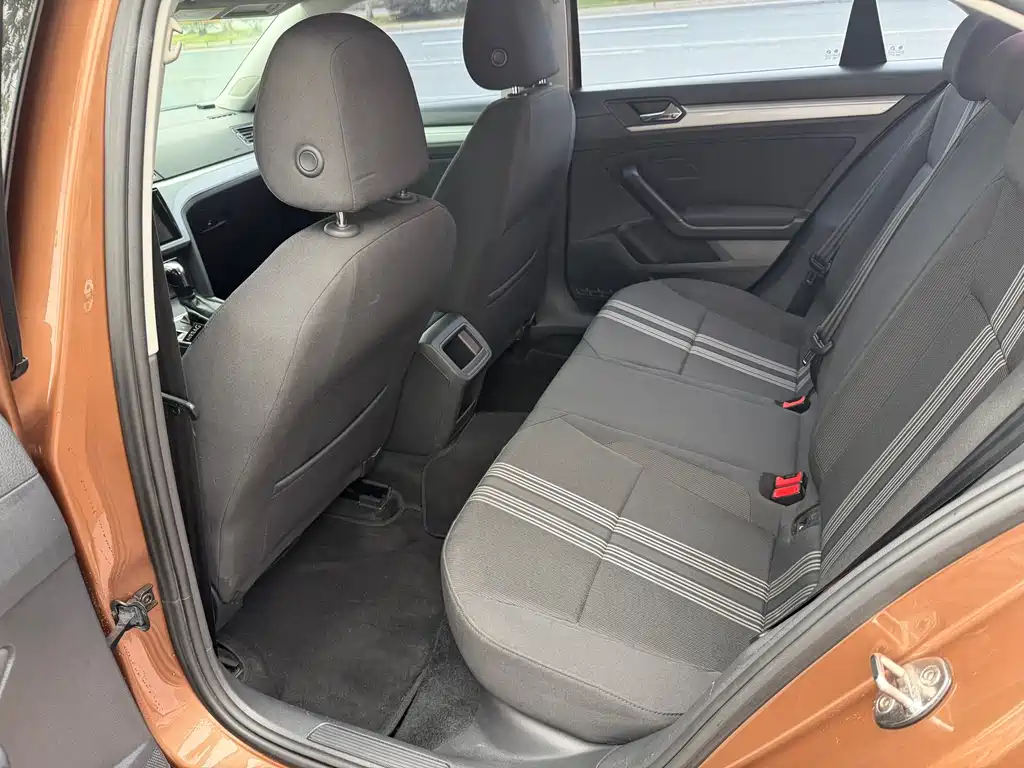 Volkswagen Lamando — миниатюра 10