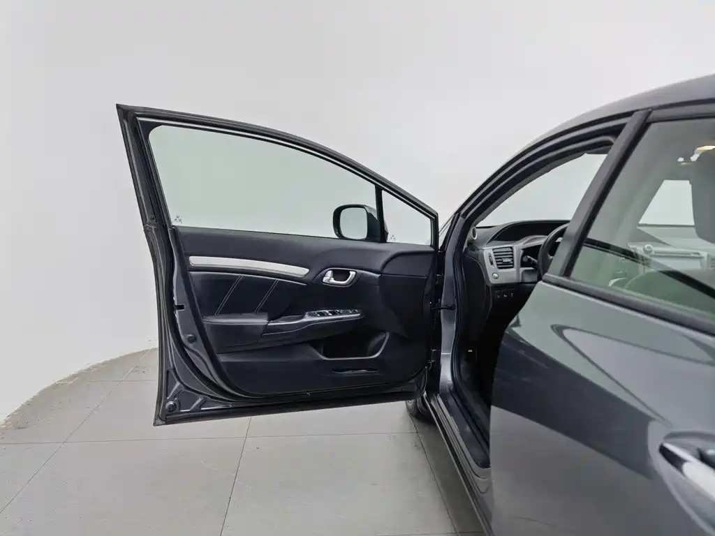 Honda Civic — миниатюра 8
