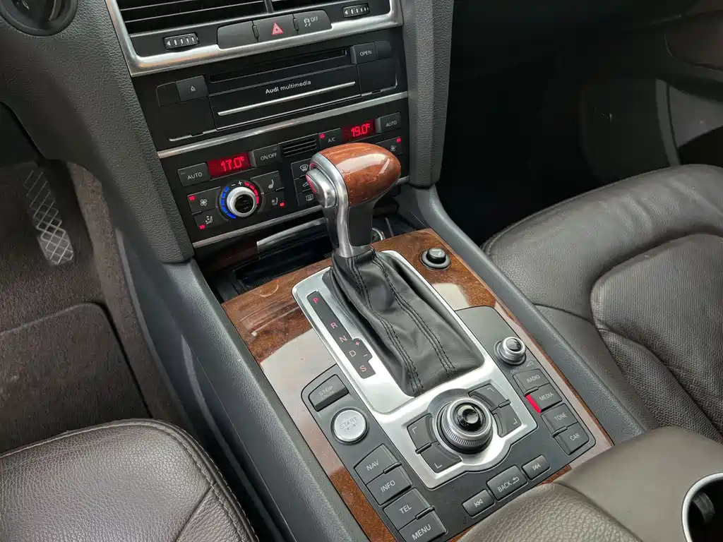 Audi Q7 — миниатюра 14