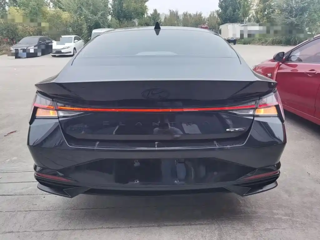 Hyundai Elantra — миниатюра 6