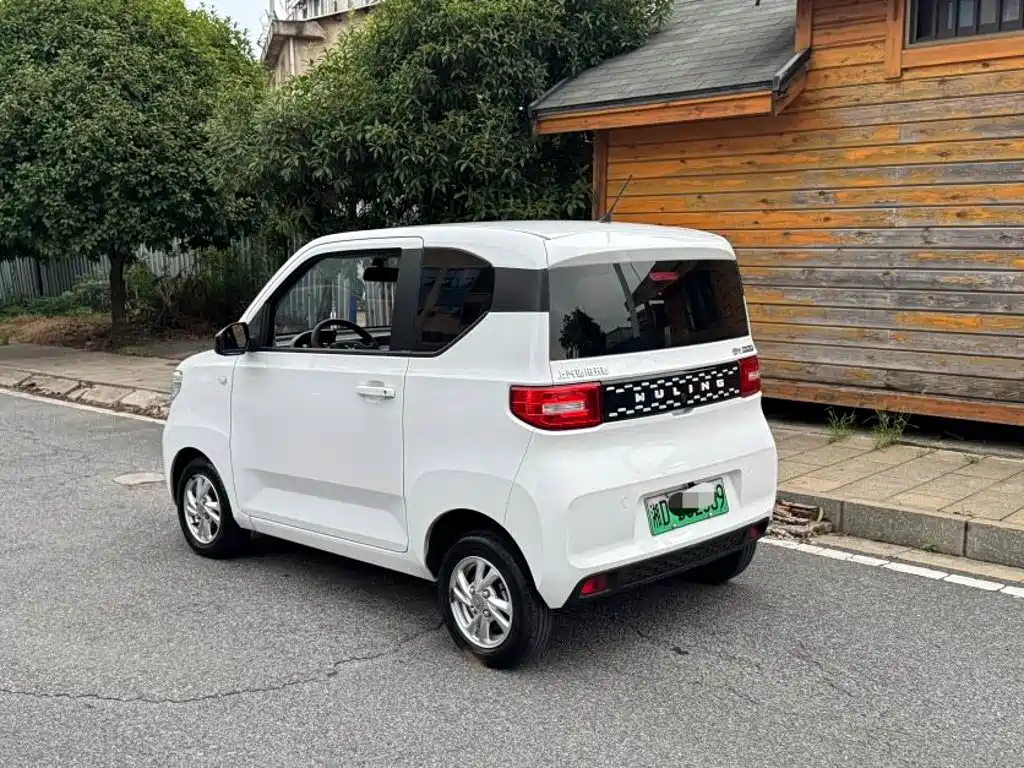 Wuling MINIEV — миниатюра 4