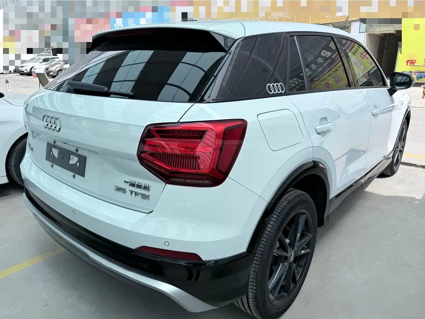 Audi Q2L