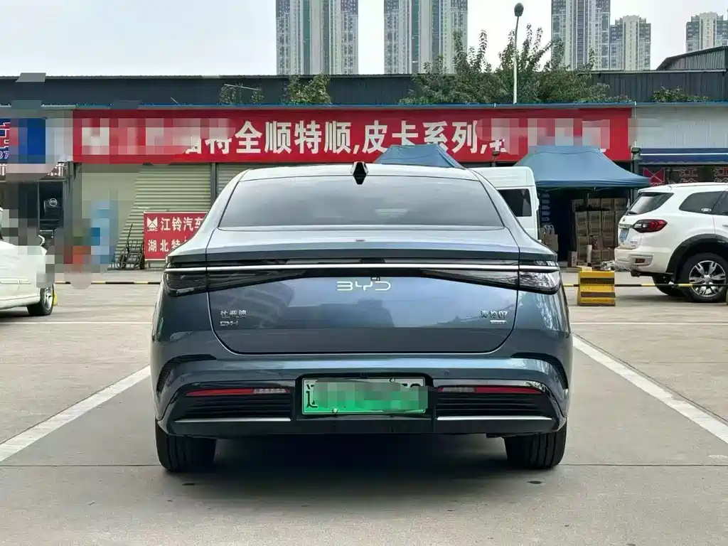 BYD SEAL 07 DM I