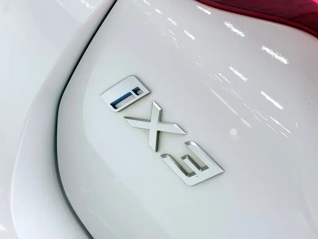 BMW iX3 — миниатюра 25