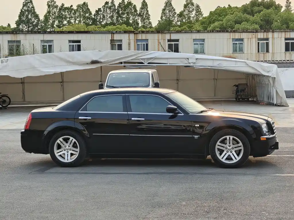 Chrysler 300C 2007 2.7L