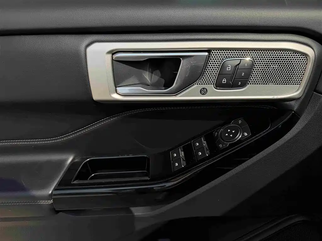 Ford Explorer — миниатюра 13