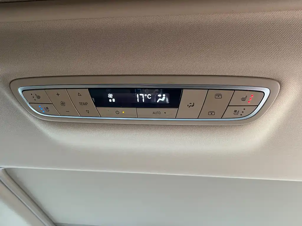 Buick GL8 — миниатюра 10