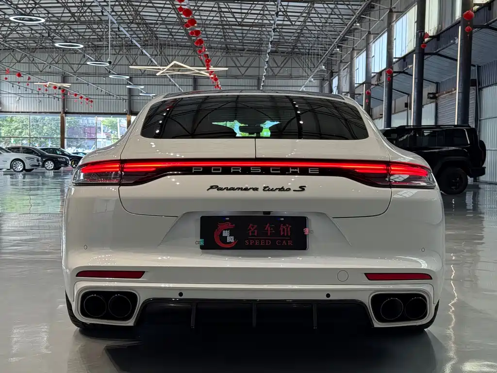 PORSCHE PANAMERA
