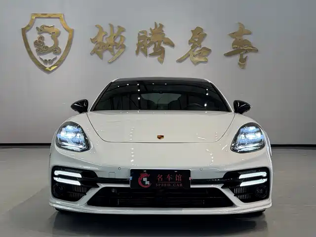 PORSCHE PANAMERA 2022