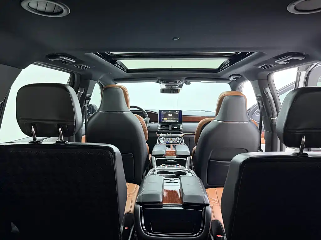 Lincoln Navigator — миниатюра 21