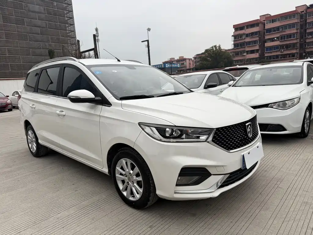 BAOJUN 360
