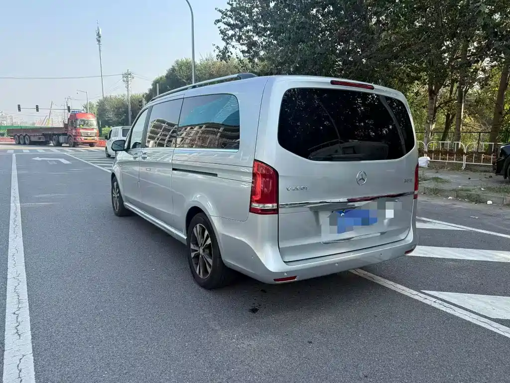 Mercedes-Benz V-Class — миниатюра 10