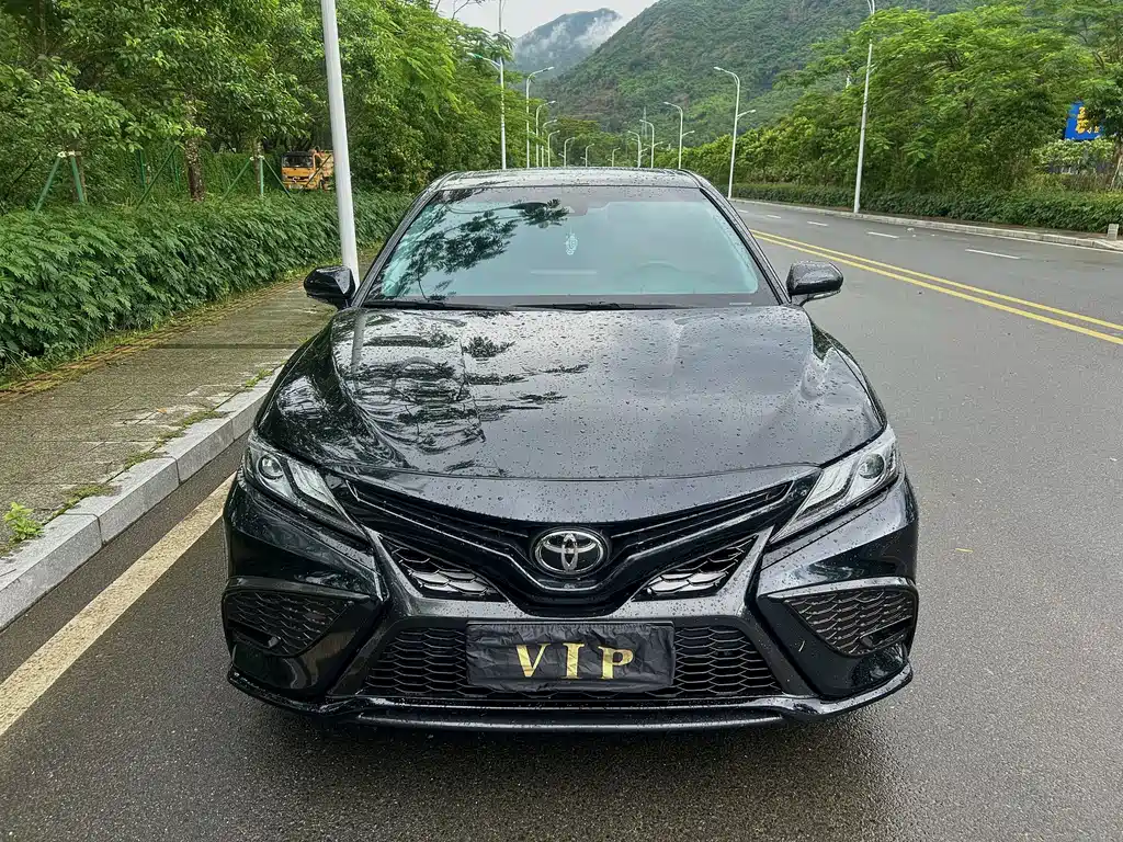 Toyota Camry 2023 2.0S