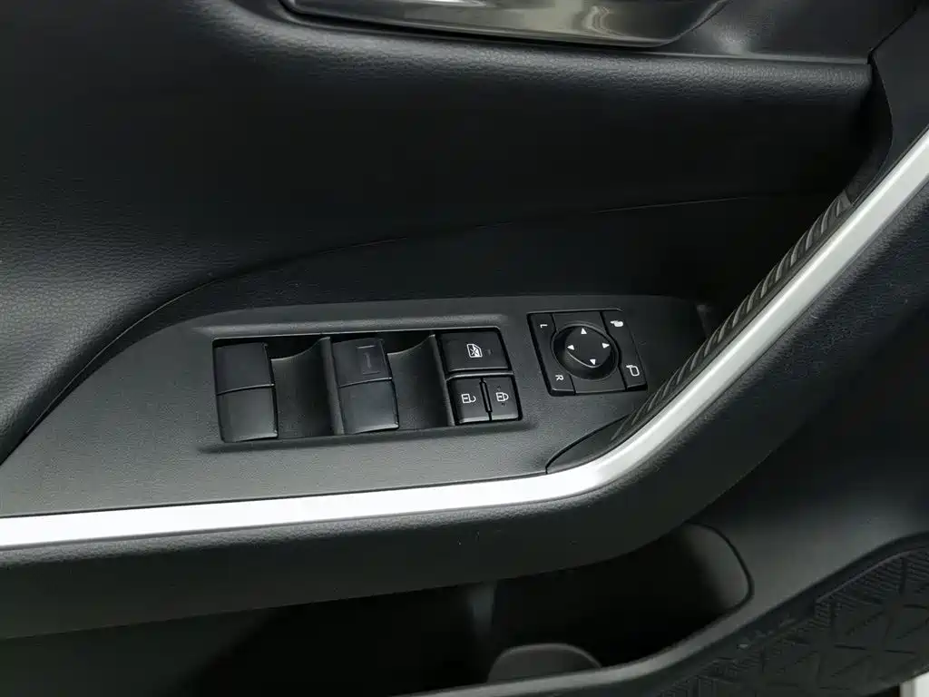 Toyota RAV4 2021 2.0L CVT PLUS