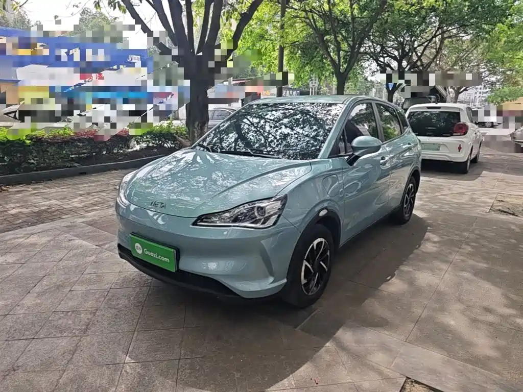Neta Neta V 2022