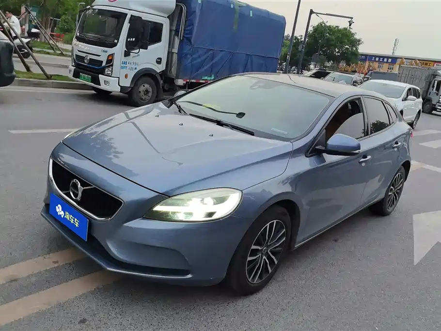 Volvo V40 2017