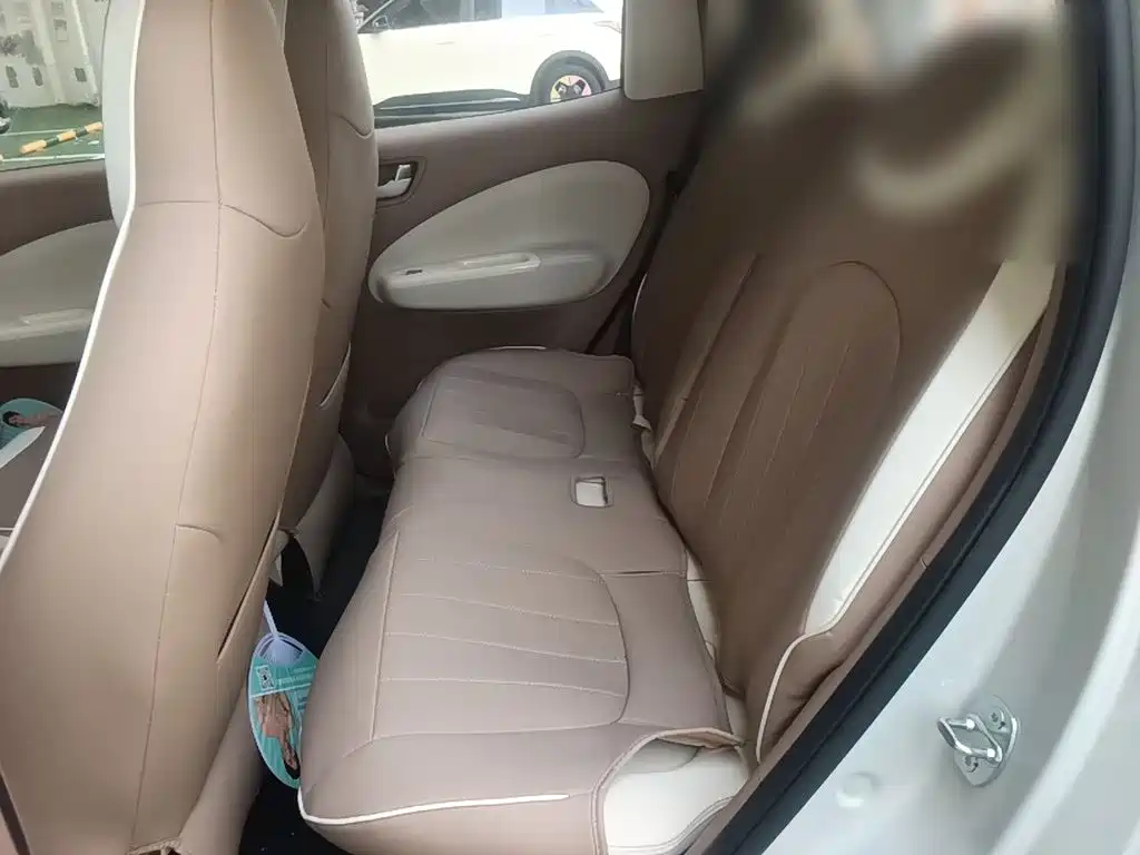 Wuling MINIEV — миниатюра 13