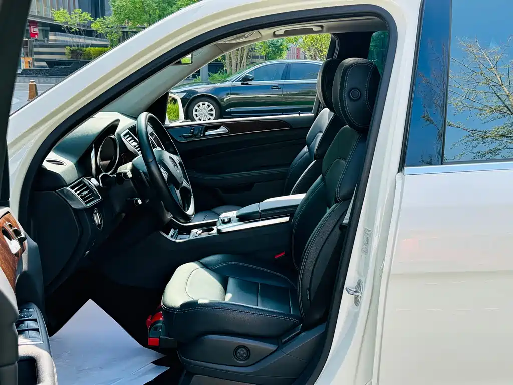 Mercedes-Benz M-Class — миниатюра 8