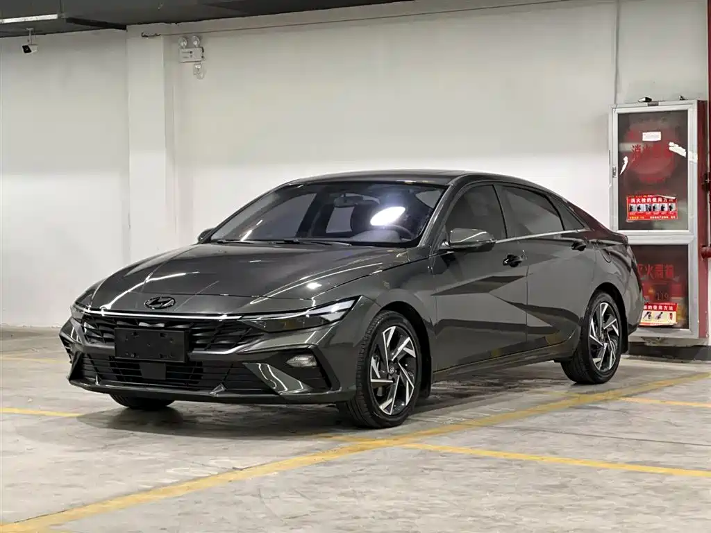Hyundai Elantra 2025