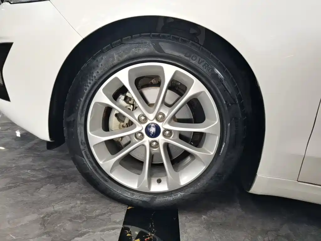 Ford Mondeo — миниатюра 23