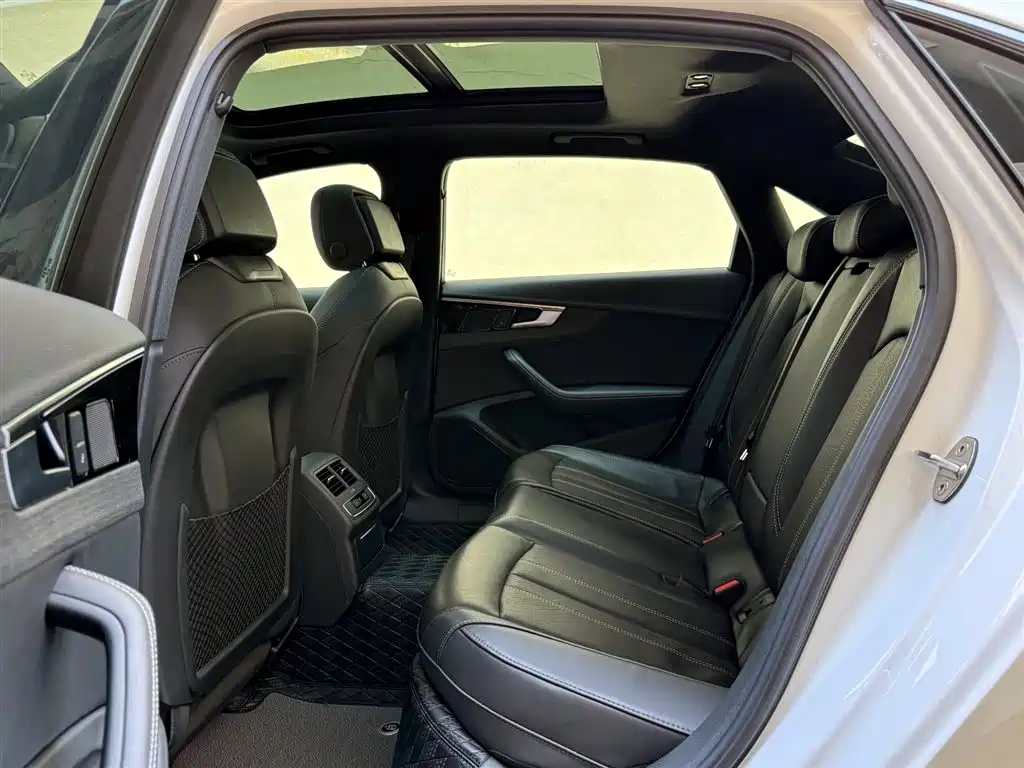 Audi A4L 2023 40 TFSI Luxury