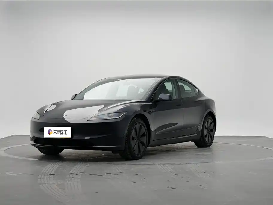 Tesla Model 3 2025