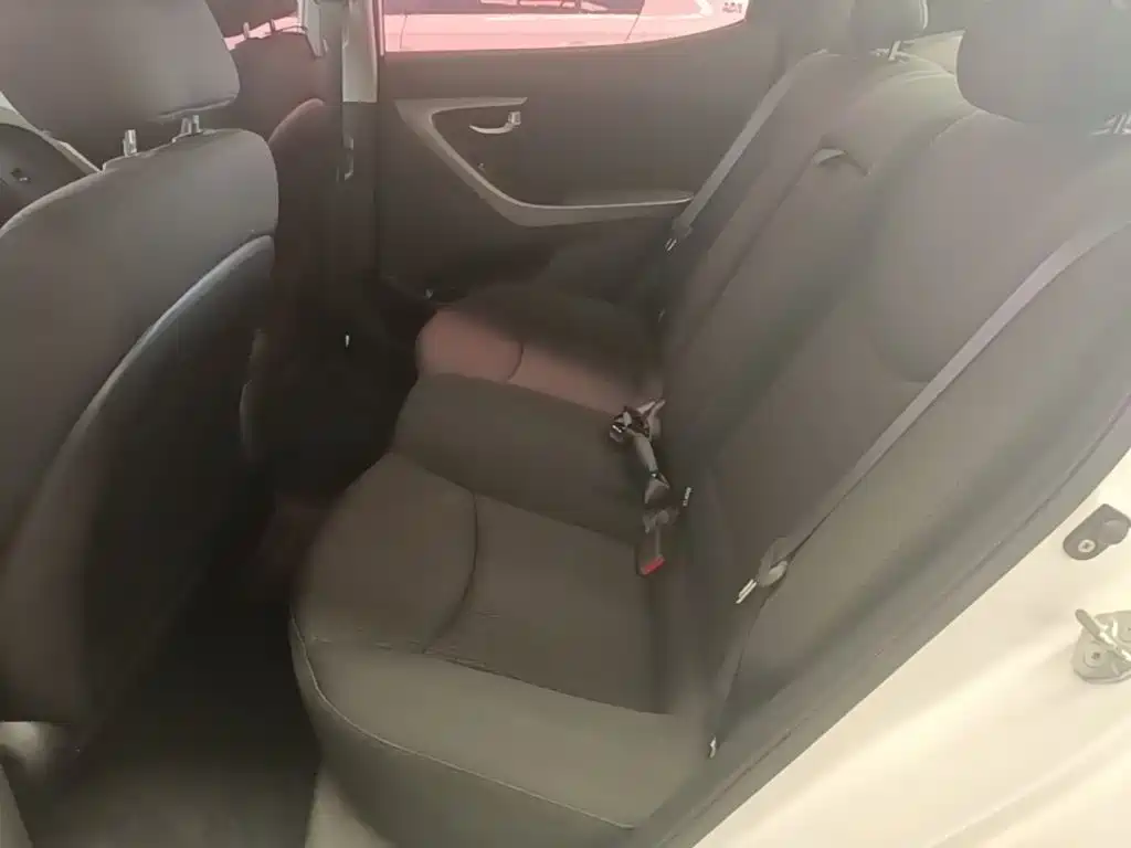 Hyundai Elantra Langdong — миниатюра 17