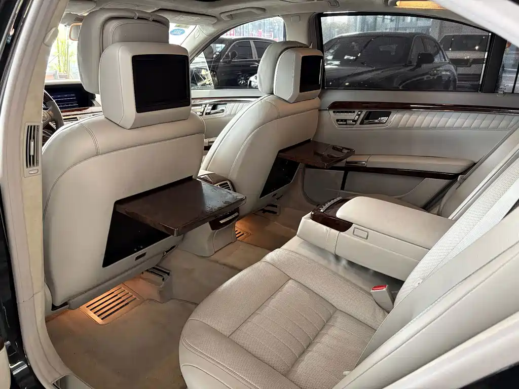 Mercedes-Benz S-Class — миниатюра 18