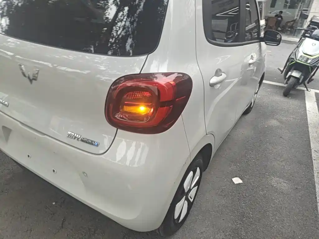 Wuling MINIEV — миниатюра 8
