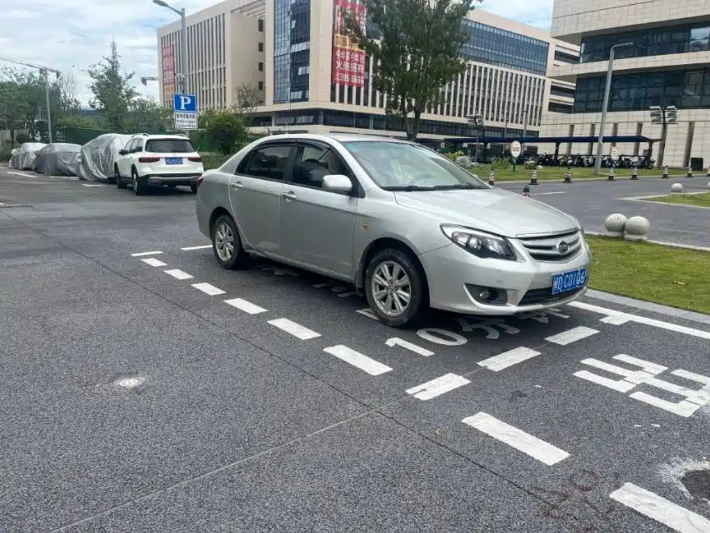 2013 BYD L3 - zdjęcie 1 z 7