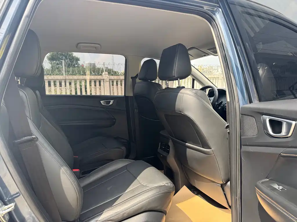 Wuling Jiachen — миниатюра 12