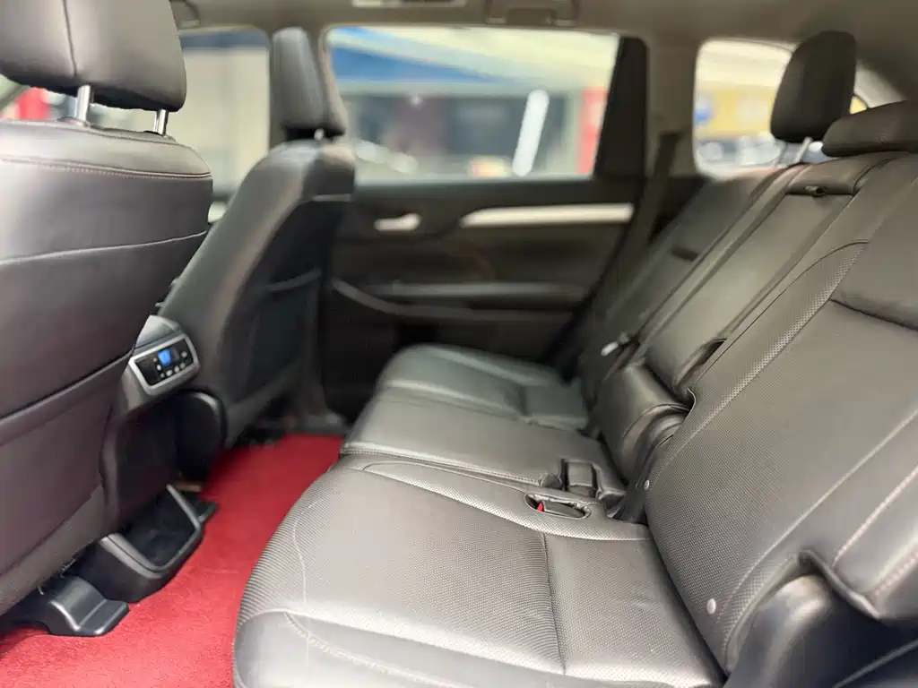 Toyota Highlander — миниатюра 5