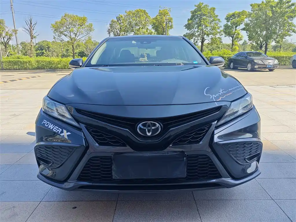 Toyota Camry 2022 2.0S
