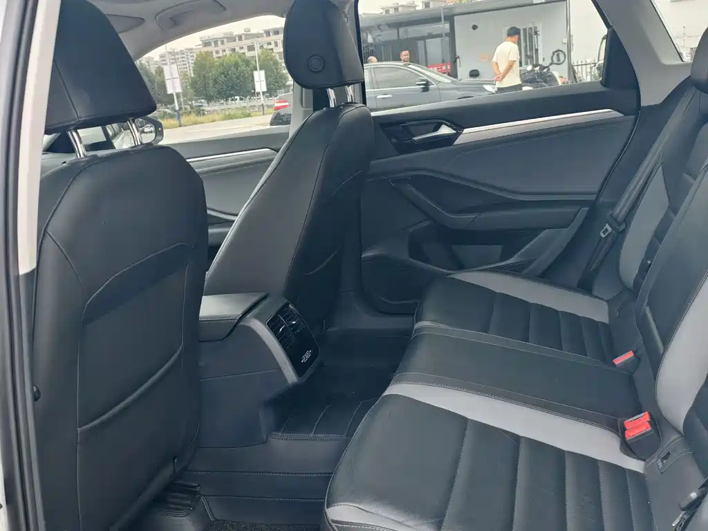 Volkswagen Sagitar — миниатюра 14