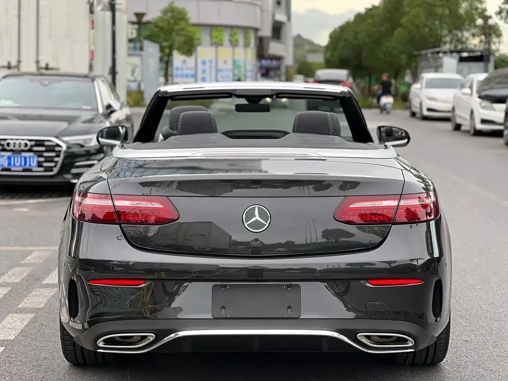 MERCEDES-BENZ E CLASS