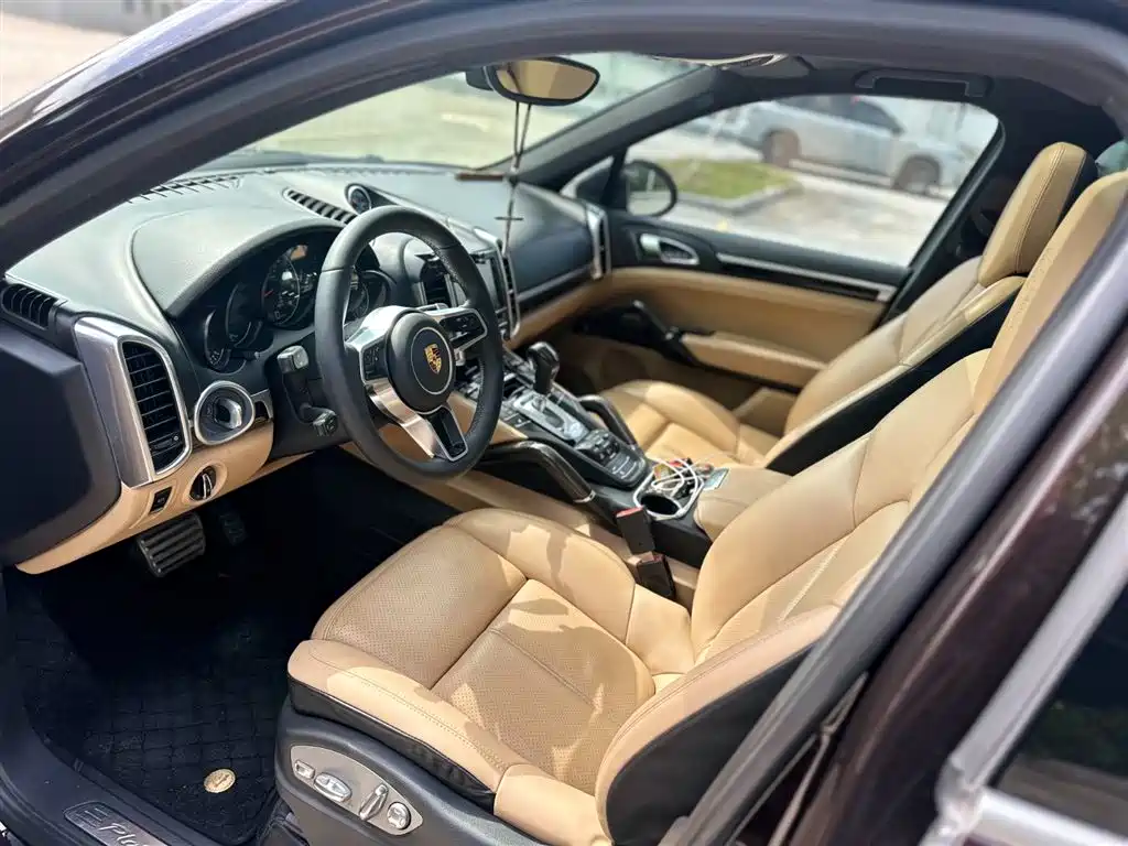 Porsche Cayenne 2014 Cayenne Platinum Edition 3.0T