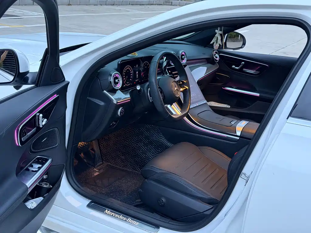 Mercedes-Benz C-Class — миниатюра 6