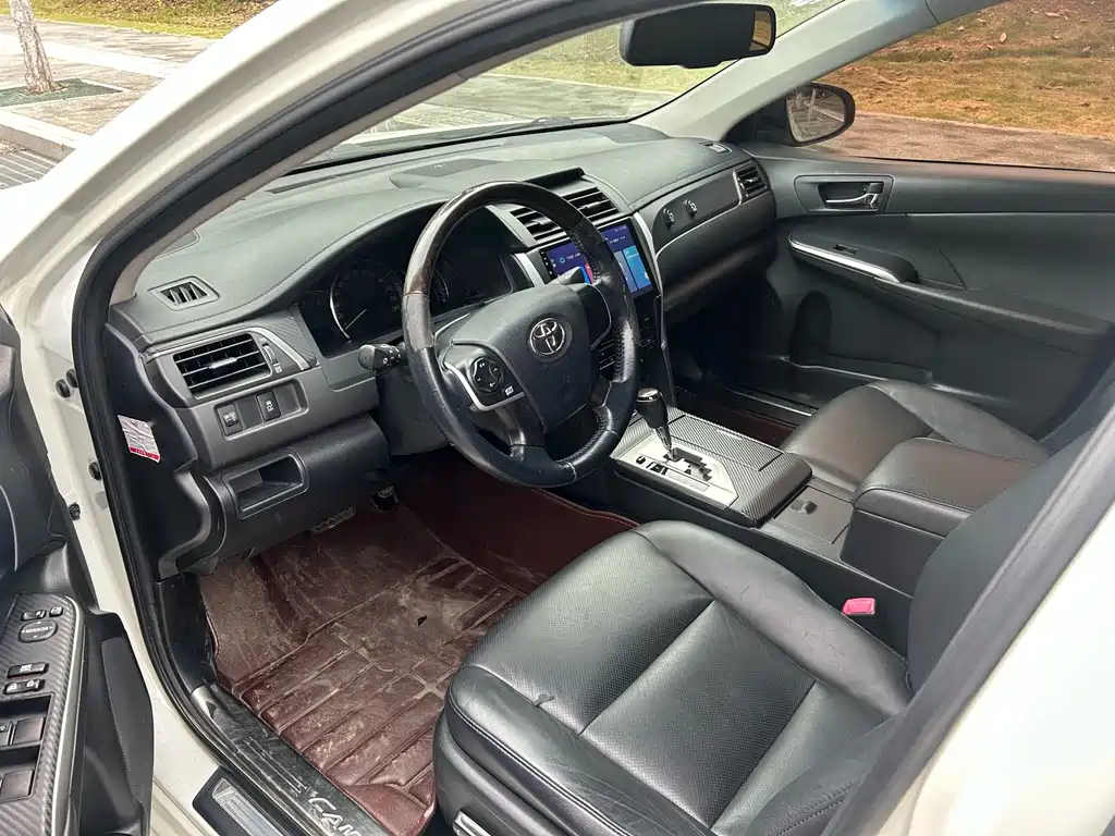 Toyota Camry — миниатюра 9