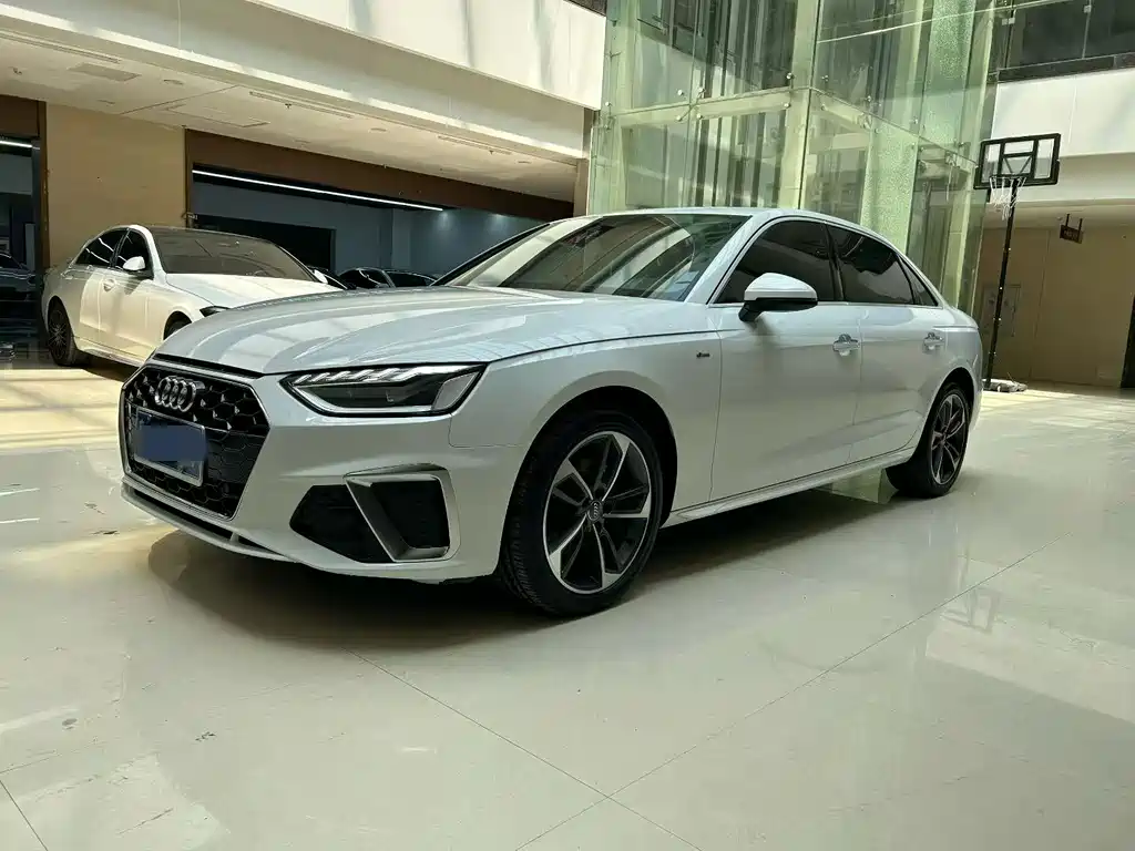 Audi A4L 2021