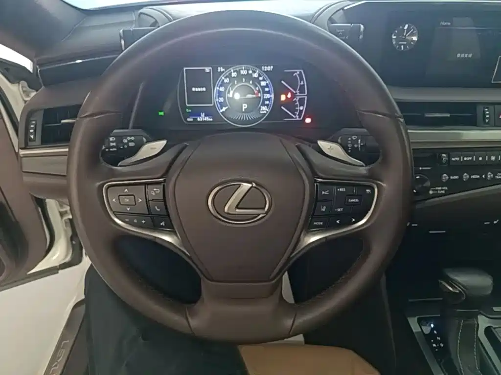 Lexus ES — миниатюра 11