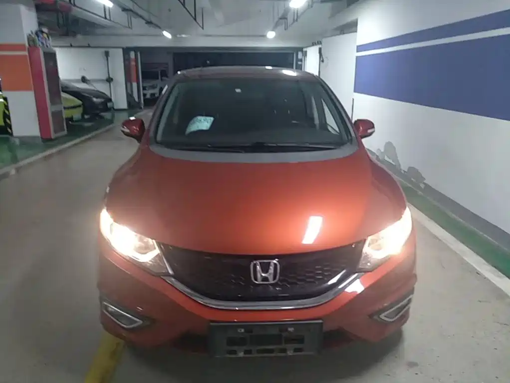 Honda Jade 2016 1.8L AT Comfort Elite 5 мест